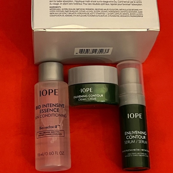 IOPE Enlivening Contour Trial Kit - Picture 2 of 4